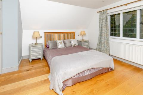 Wivenhoe Beech Grove, Amersham, HP7 0AZ
