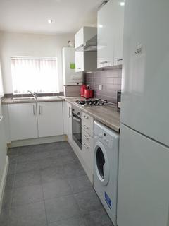 3 bedroom terraced house to rent, Letchworth Street, M14 7PE