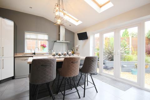 8 Beech View Road, Kingsley, Frodsham, WA6 8DF