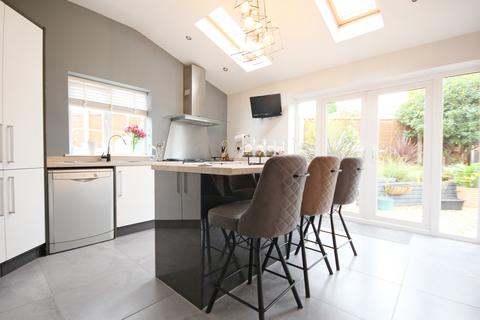 8 Beech View Road, Kingsley, Frodsham, WA6 8DF