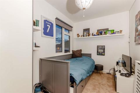 172 Cheam Common Road, Worcester Park, KT4 8QP