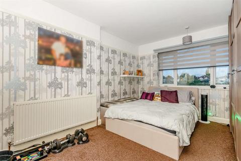 172 Cheam Common Road, Worcester Park, KT4 8QP