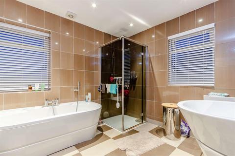 172 Cheam Common Road, Worcester Park, KT4 8QP