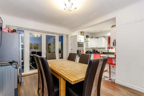 172 Cheam Common Road, Worcester Park, KT4 8QP
