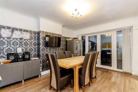 172 Cheam Common Road, Worcester Park, KT4 8QP