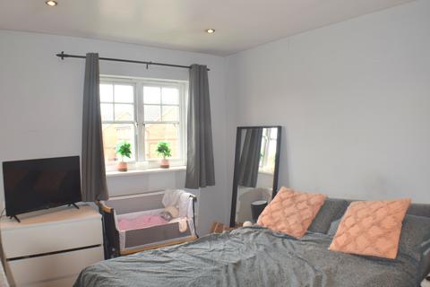 2 bedroom semi-detached house to rent, Thomas Chapman Grove, Northampton, NN4
