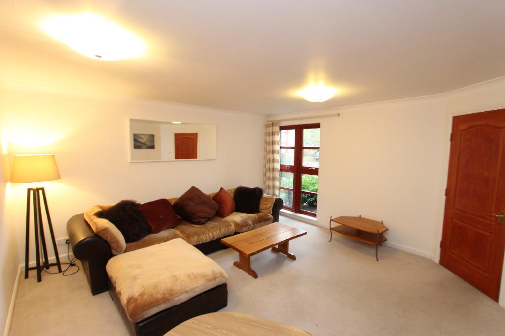 East Werberside, Fettes, Edinburgh, EH4 2 bed flat £1,300 pcm (£300 pw)