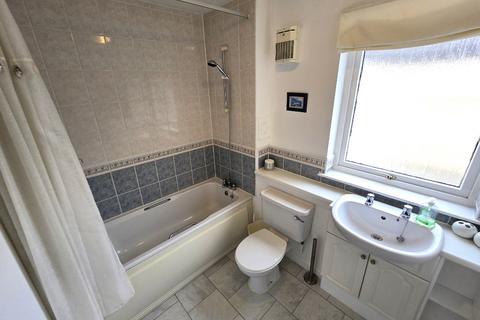 2 bedroom flat to rent, Holburn Street, Aberdeen, AB10