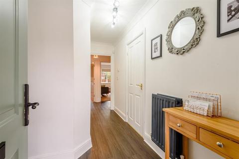 60 Harrington Walk, Lichfield, WS13 7UY