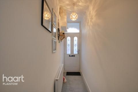 52 Dundee Road, London, E13 0BQ