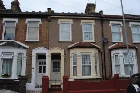 4 bedroom terraced house to rent - Francis Avenue, Ilford