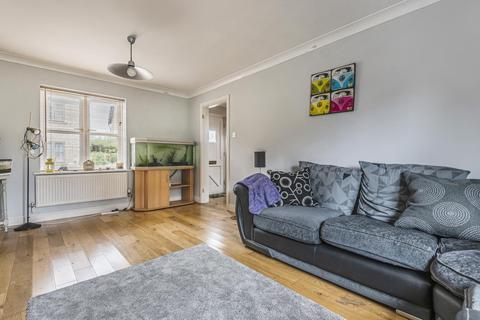 8 Birch Drive, Bradwell Village, Burford, OX18 4XH