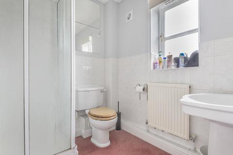8 Birch Drive, Bradwell Village, Burford, OX18 4XH