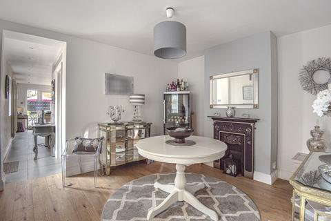 37 Anyards Road, Cobham, KT11 2LW