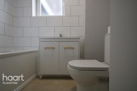 22 Morse Close, London, E13 0HL