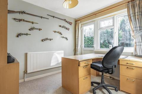 6 Ridgeway Close, Lightwater, GU18 5XU