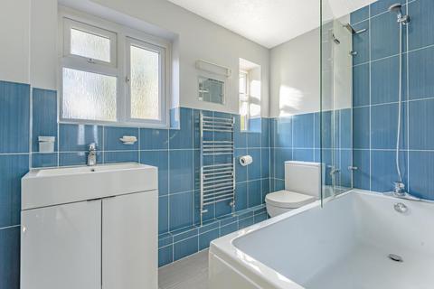 6 Ridgeway Close, Lightwater, GU18 5XU