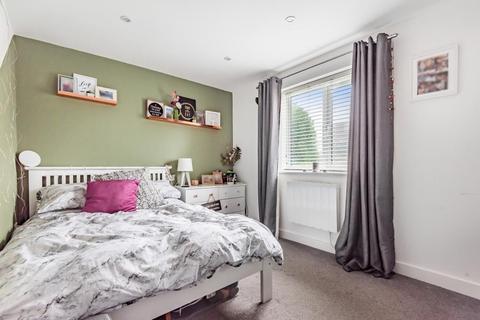 107 Seymour Way, Sunbury-on-thames, TW16 7NL