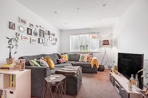 107 Seymour Way, Sunbury-on-thames, TW16 7NL