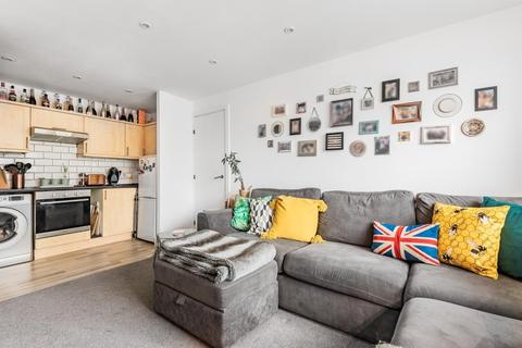 107 Seymour Way, Sunbury-on-thames, TW16 7NL
