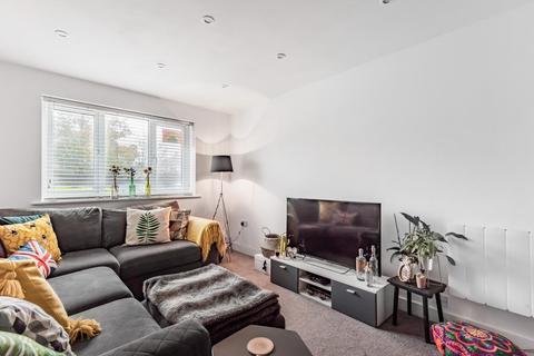 107 Seymour Way, Sunbury-on-thames, TW16 7NL