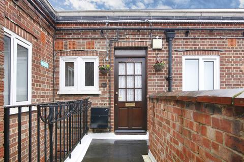 38 The Mound, London, SE9 3AZ
