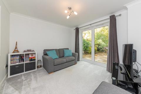 8 Foxton Close, Alrewas, Burton-on-trent, DE13 7FE