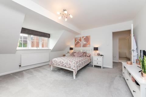 8 Foxton Close, Alrewas, Burton-on-trent, DE13 7FE