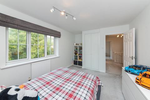 8 Foxton Close, Alrewas, Burton-on-trent, DE13 7FE