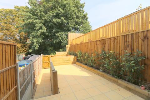 Flat 2, 155 Sanderstead Road, South Croydon, CR2 0PH
