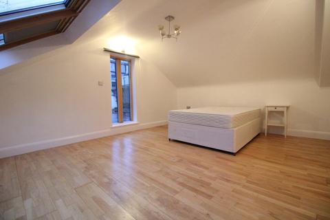 2 bedroom flat to rent, Hackney Road, London E2
