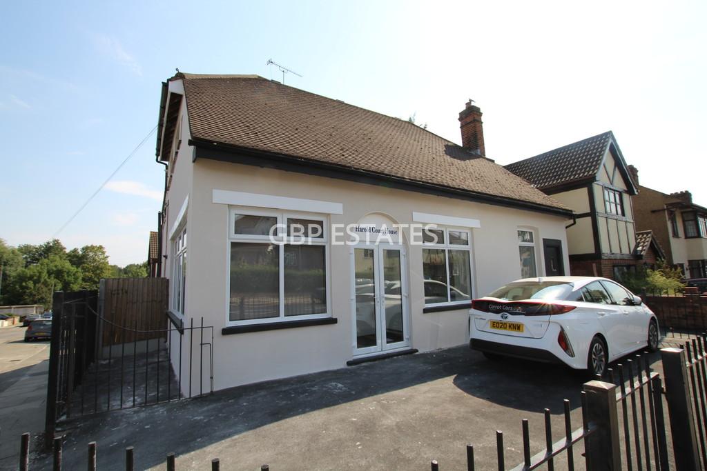 Church Road, Harold Wood 1 bed ground floor flat £975 pcm (£225 pw)