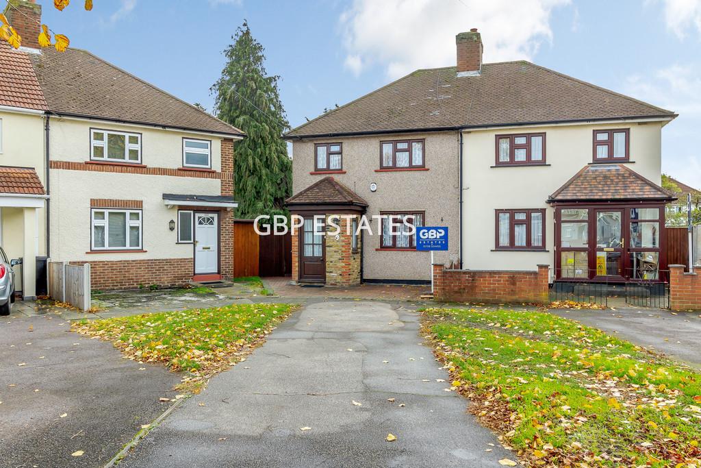 Bellhouse Road, Romford 3 bed semidetached house £350,000