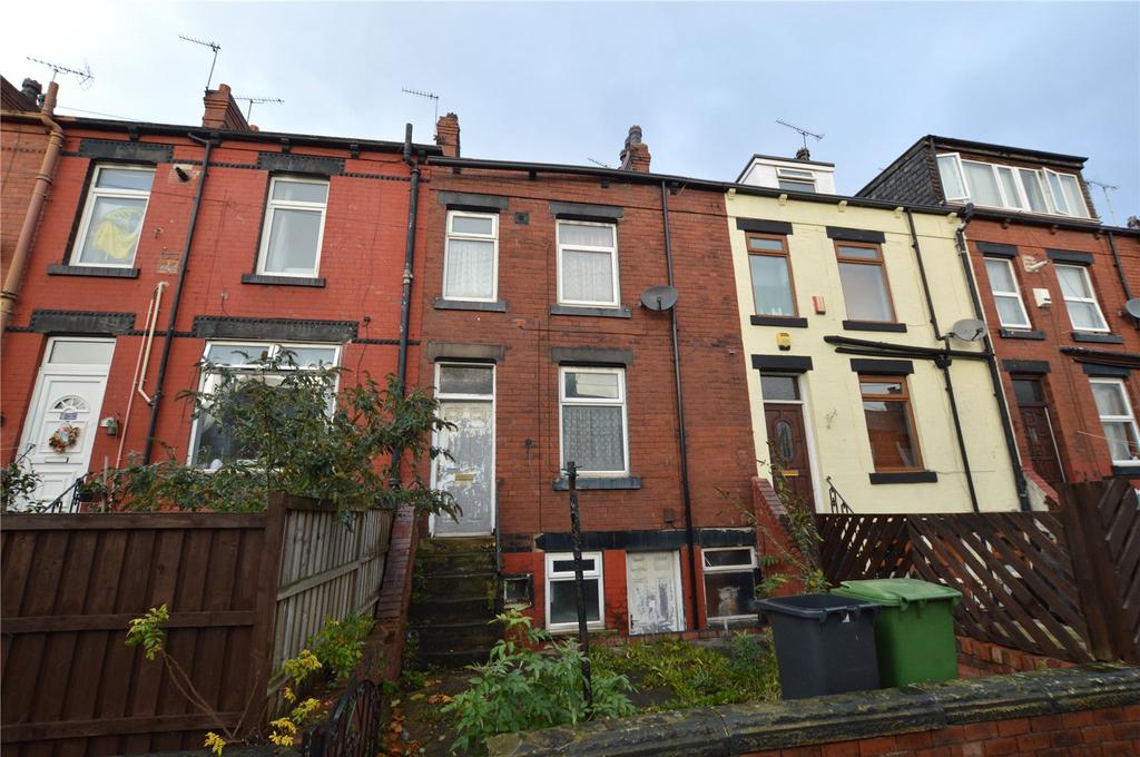 Longroyd Avenue, Leeds, West Yorkshire 3 bed terraced house £55,000