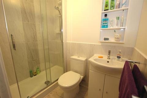 172 Frobisher Road, Erith, DA8 2PW