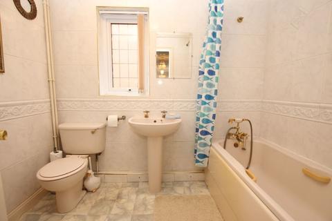 41 Carrington Drive, Humberston, Grimsby, DN36 4XQ