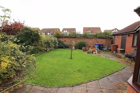 41 Carrington Drive, Humberston, Grimsby, DN36 4XQ