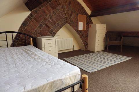 5 bedroom terraced house to rent, Friars Avenue, Bangor, Gwynedd, LL57