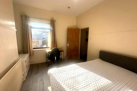 5 bedroom terraced house to rent, Friars Avenue, Bangor, Gwynedd, LL57