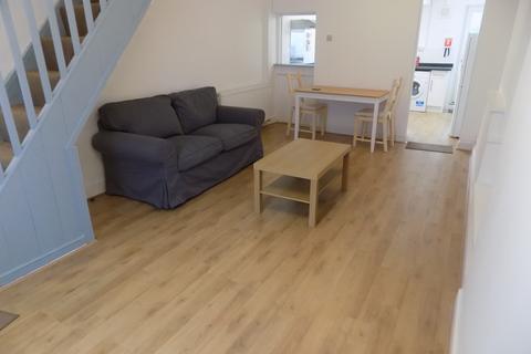 2 bedroom terraced house to rent, Tan Y Graig, Bangor, Gwynedd, LL57