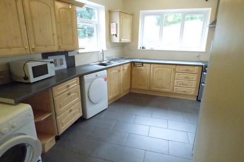 4 bedroom semi-detached house to rent, Farrar Road, Bangor, Gwynedd, LL57