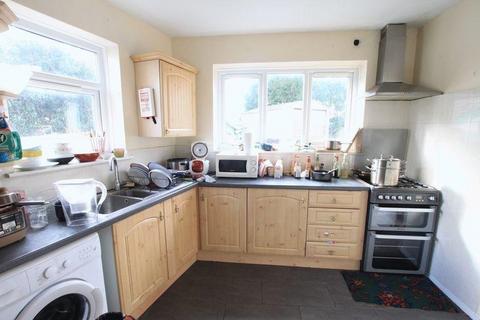 4 bedroom semi-detached house to rent, Farrar Road, Bangor, Gwynedd, LL57