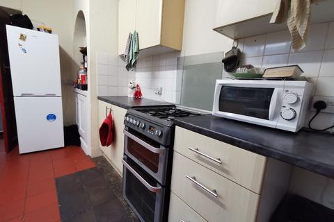 6 bedroom house to rent, Farrar Road, Bangor,, Gwynedd, LL57