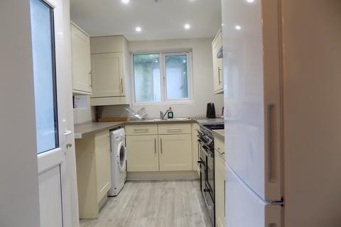 4 bedroom terraced house to rent, Caellepa., Bangor, Gwynedd, LL57