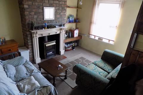 2 bedroom terraced house to rent, Vron Square, Bangor, Gwynedd, LL57