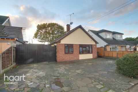 23 Crouch Avenue, Hullbridge, Hockley, SS5 6BS