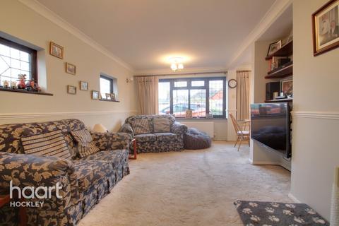 23 Crouch Avenue, Hullbridge, Hockley, SS5 6BS