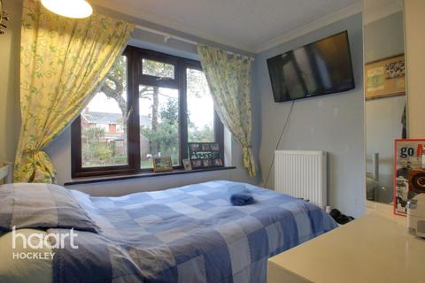 23 Crouch Avenue, Hullbridge, Hockley, SS5 6BS