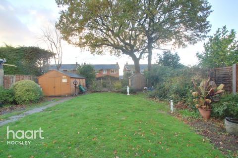 23 Crouch Avenue, Hullbridge, Hockley, SS5 6BS