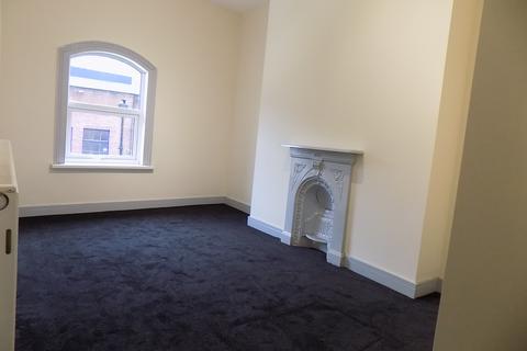 3 bedroom apartment to rent - High Street, Bangor, Gwynedd, LL57